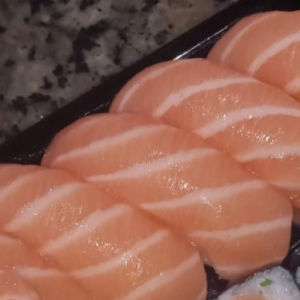 imagem do produto Sushi de salmão (4 peças)