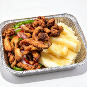 imagem do produto TRIPA DE PORCO CROCANTE COM MACAXEIRA E VERDURAS