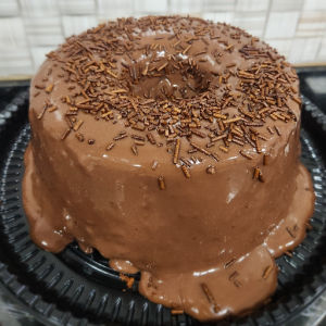 imagem do produto Bolo Caseiro de Chocolate com cobertura de  Brigadeiro 