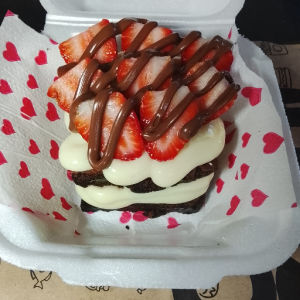 imagem do produto Brownie ninho com Nutella e morango