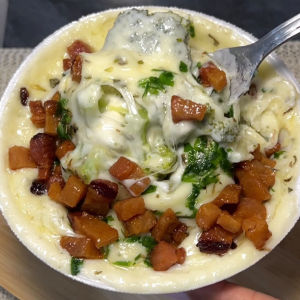 imagem do produto Batata de Brocolis com molho branco e bacon