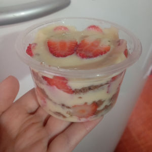 imagem do produto Ninho e morango 🤍🍓