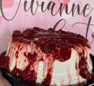 imagem do produto Bolo vulcão mousse de Ninho com geleia de morangos