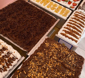 imagem do produto Fatia defatia de  bolo Ninho com creme de avelã e cacau
